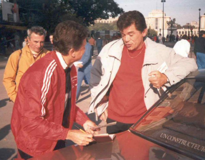 Avec le patron d'Adidas (Jazy) qui signe mon livre d'or